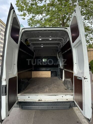 Ford Transit-6