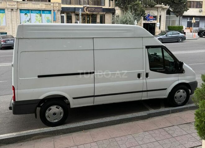 Ford Transit-3