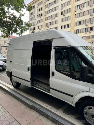 Ford Transit-4