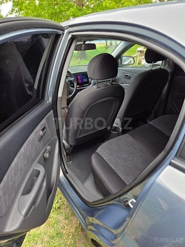 Kia Rio-5