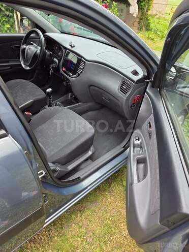 Kia Rio-8