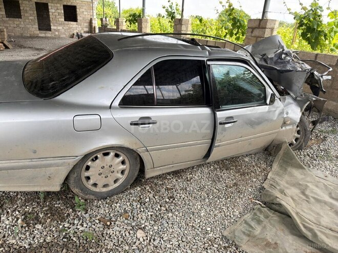Mercedes C 240-3