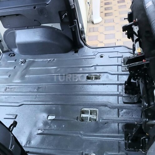 Ford Tourneo Connect-11
