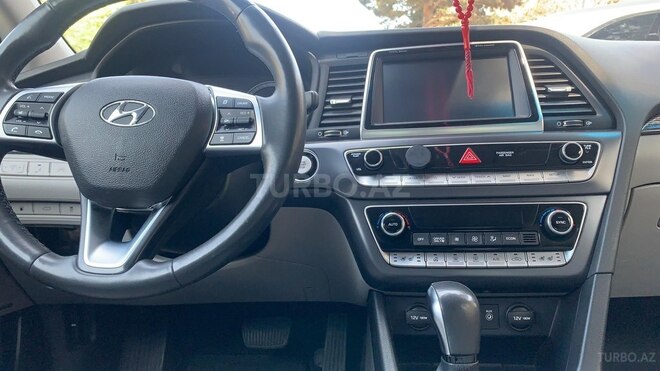 Hyundai Sonata-6