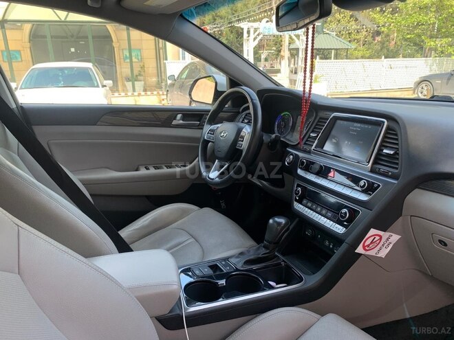 Hyundai Sonata-10
