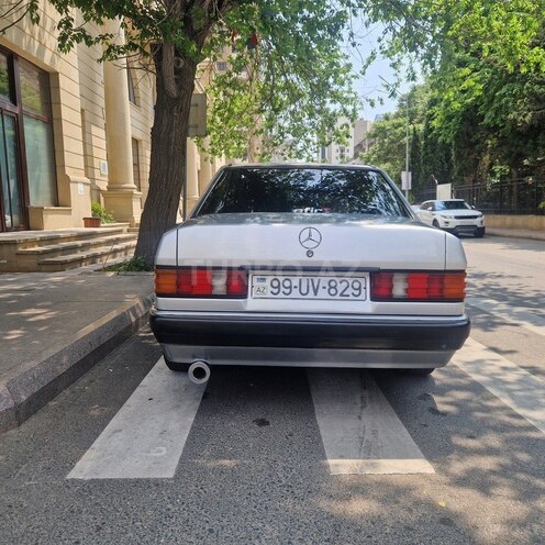 Mercedes 190-2