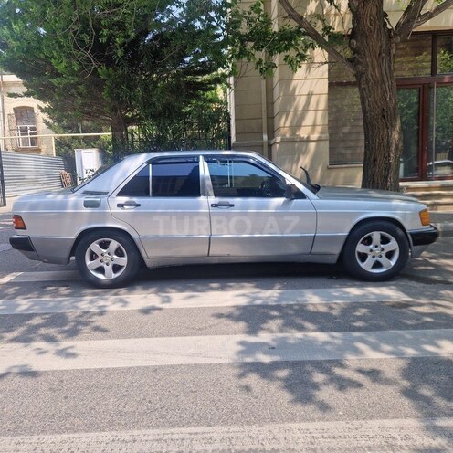 Mercedes 190-4