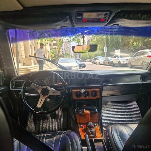 Mercedes 190-5