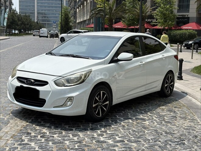 Hyundai Accent-6