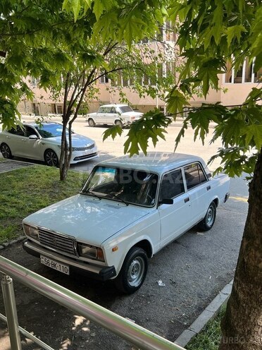 LADA (VAZ) 2107-2