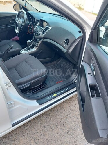 Chevrolet Cruze-11