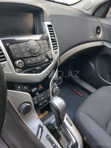Chevrolet Cruze-10