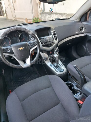 Chevrolet Cruze-15