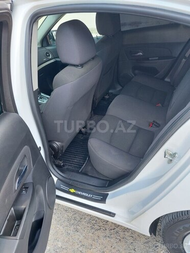 Chevrolet Cruze-17