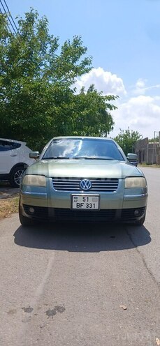 Volkswagen Passat-1