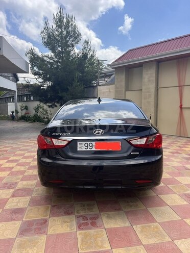 Hyundai Sonata-2