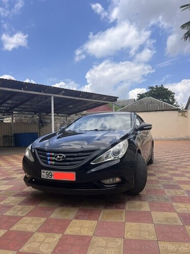 Hyundai Sonata-1