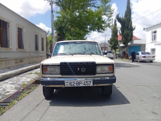 LADA (VAZ) 2107-1