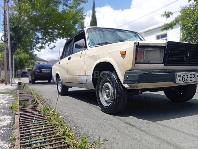 LADA (VAZ) 2107-5