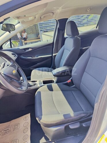 Chevrolet Cruze-9