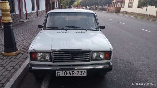 LADA (VAZ) 2107-1