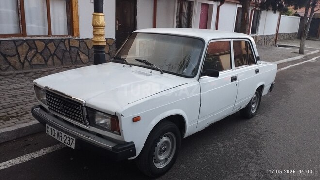 LADA (VAZ) 2107-2