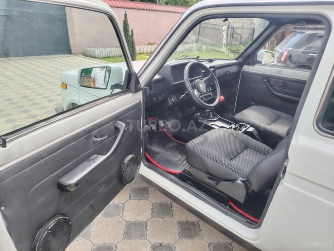 LADA (VAZ) Niva-15