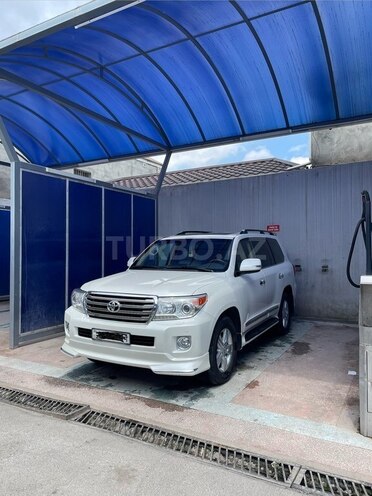 Toyota Land Cruiser-2