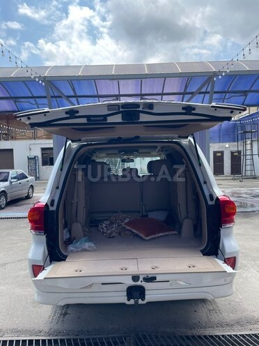 Toyota Land Cruiser-7