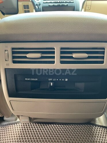 Toyota Land Cruiser-12