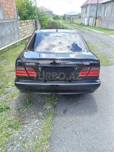 Mercedes E 270-2