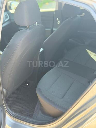 Hyundai Accent-16