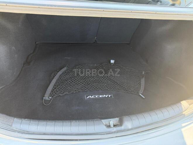 Hyundai Accent-18
