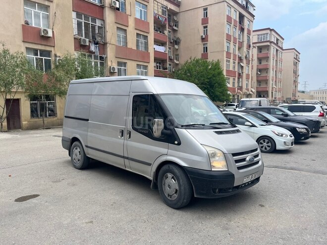 Ford Transit-3