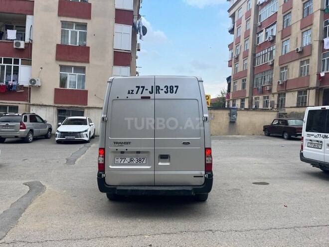 Ford Transit-4