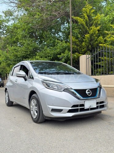 Nissan Note-1