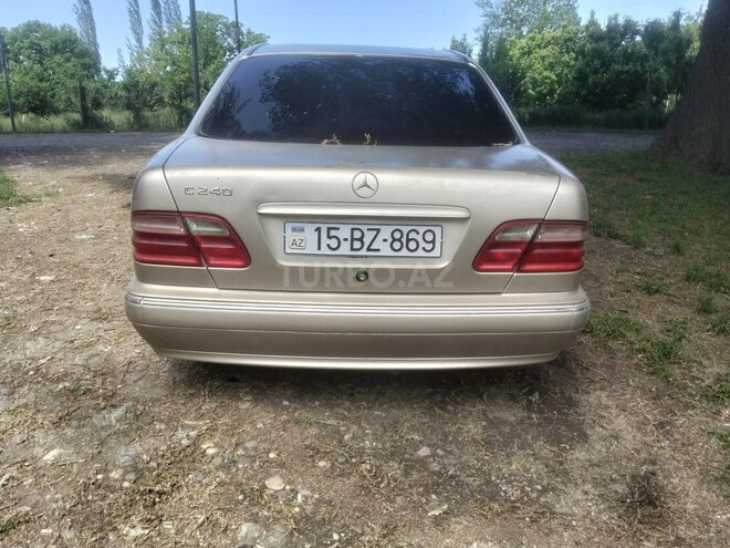 Mercedes E 240-7