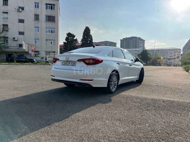 Hyundai Sonata-12