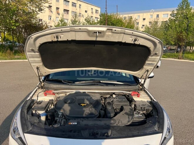 Hyundai Sonata-17