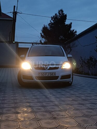 Opel Zafira-1