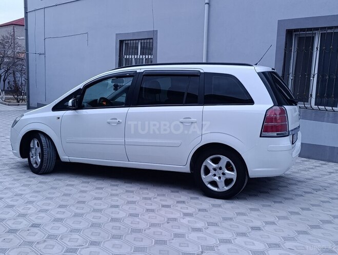 Opel Zafira-6