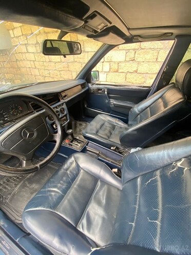 Mercedes 190-8