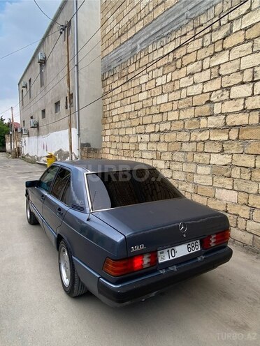 Mercedes 190-4