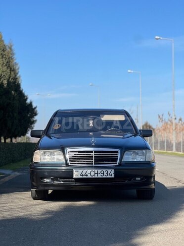 Mercedes C 200-1