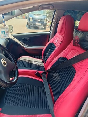Toyota Yaris-5