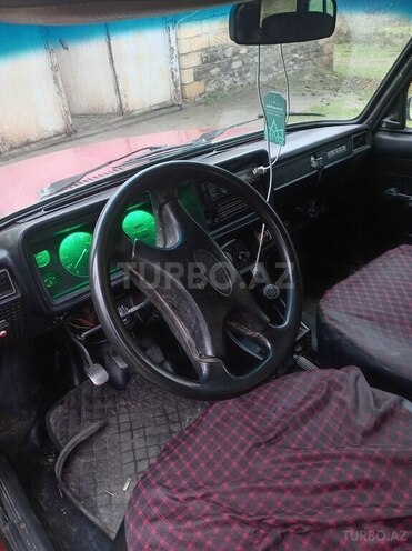 LADA (VAZ) 2104-2
