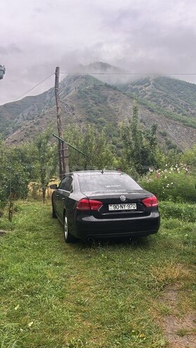 Volkswagen Passat-2