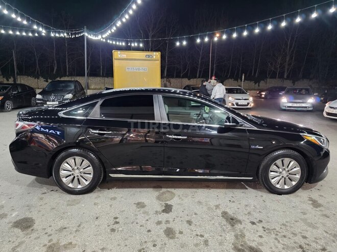 Hyundai Sonata-15