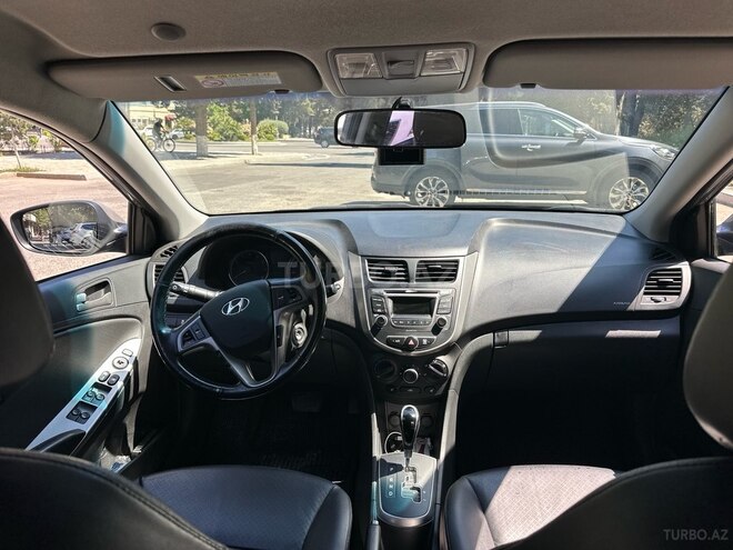 Hyundai Accent-7