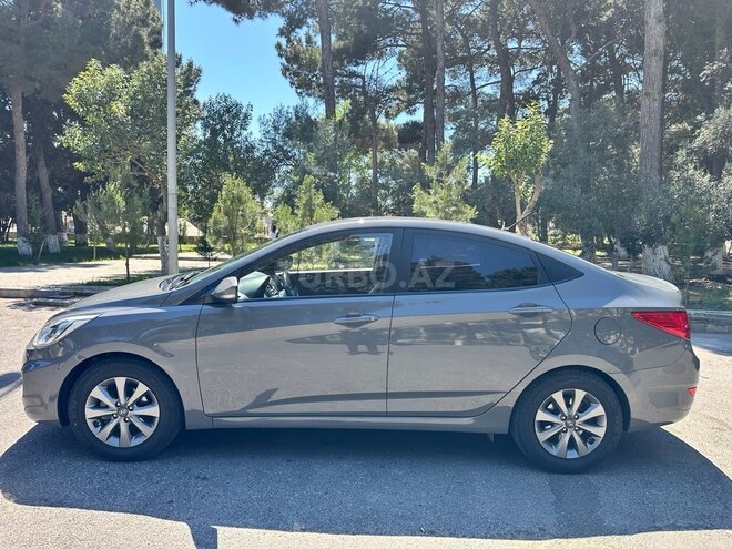 Hyundai Accent-5